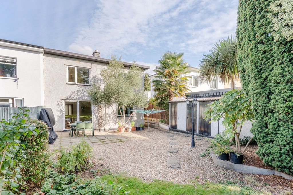 Property photo 1 of 20 A7409292-Hdr-23