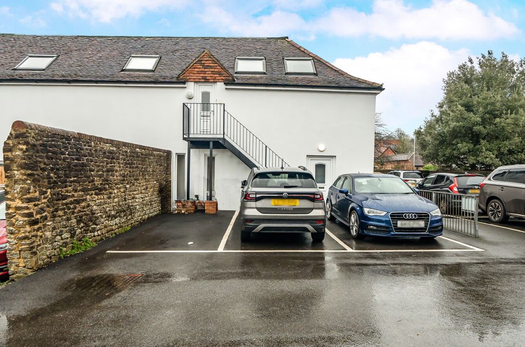Property photo 3 of 12 1397142-5-696E014...