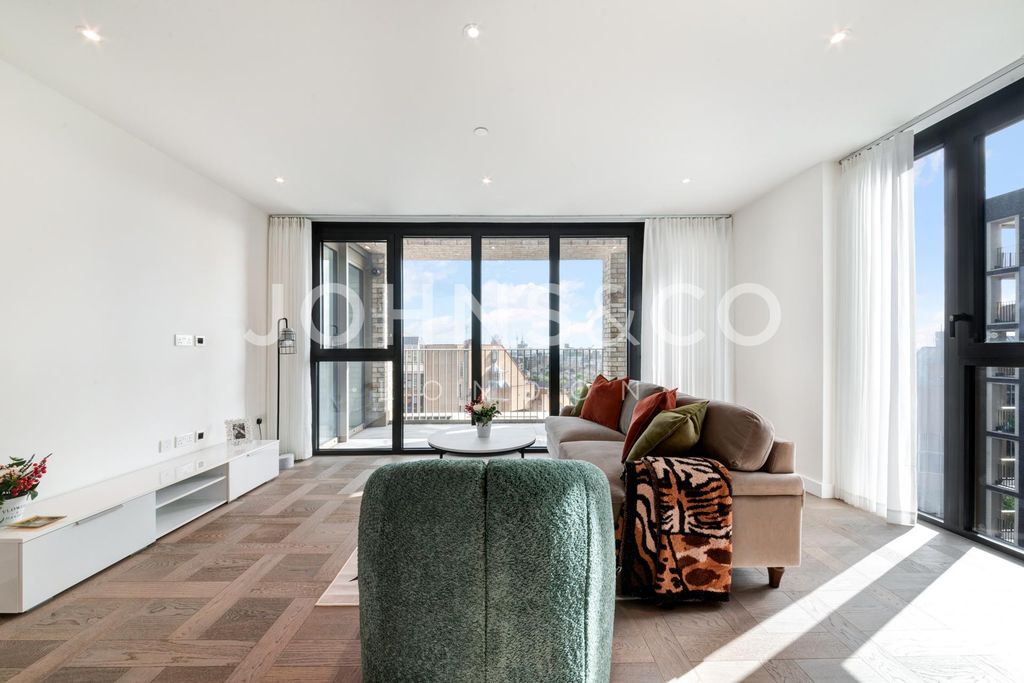 Property photo 3 of 17