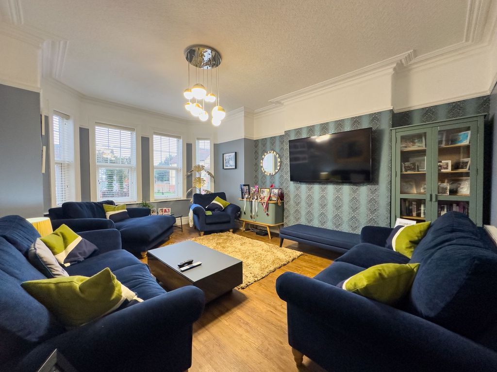 Property photo 3 of 37