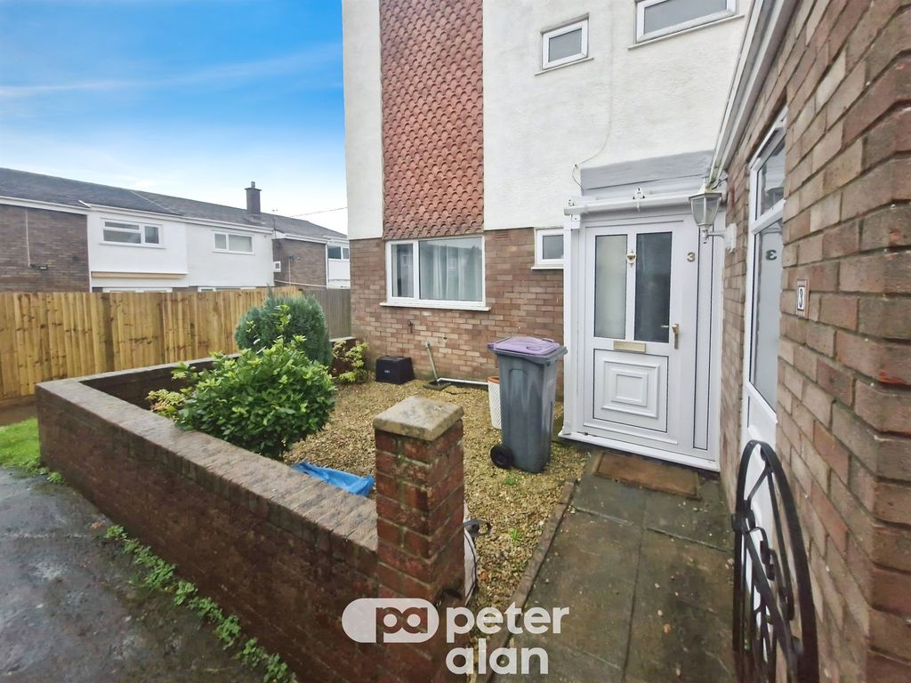 Property photo 2 of 24