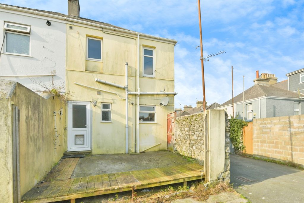 Property photo 3 of 17