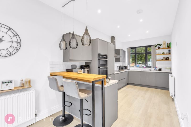 Property photo 3 of 20 Breakfast Kitchen