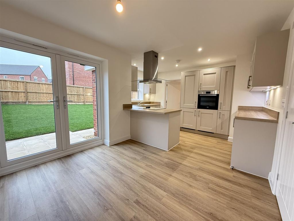 Property photo 2 of 19 Kitchen Diner