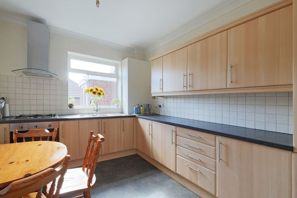 Property photo 2 of 29 Dining Kitchen