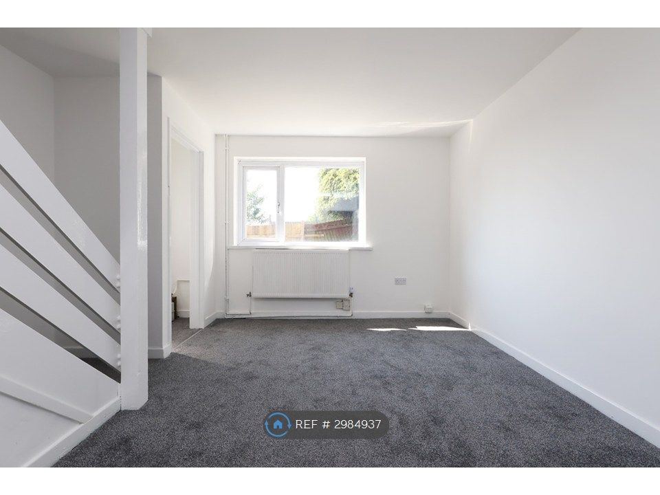 Property photo 2 of 35