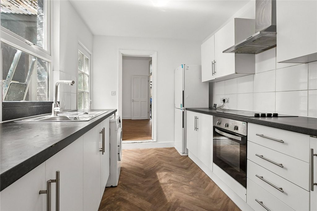 Property photo 2 of 14 Picture No. 27
