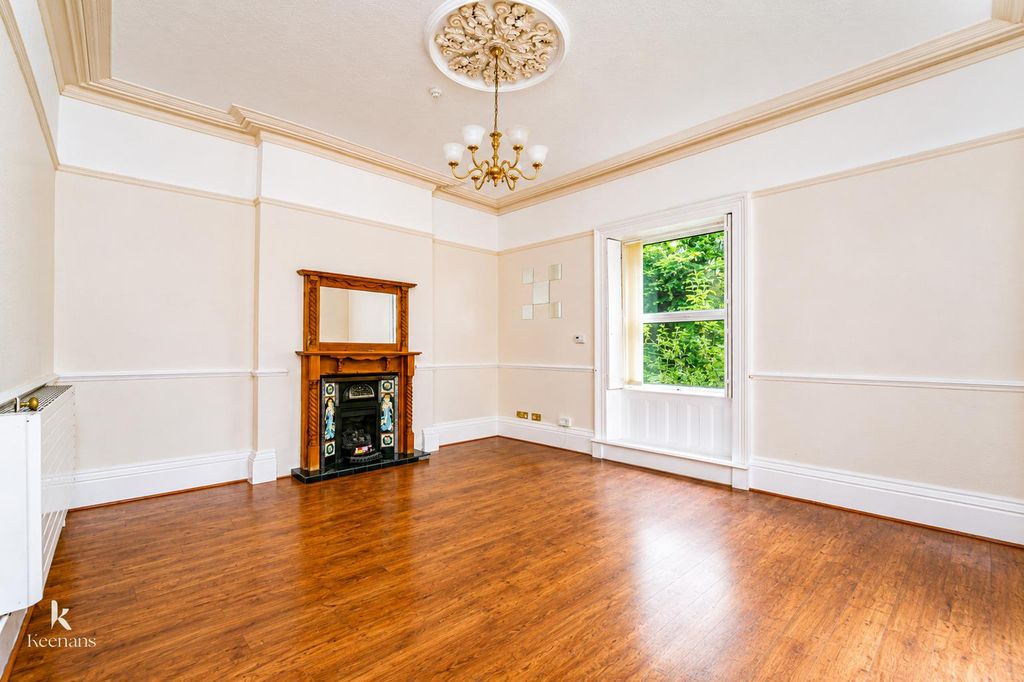 Property photo 2 of 34