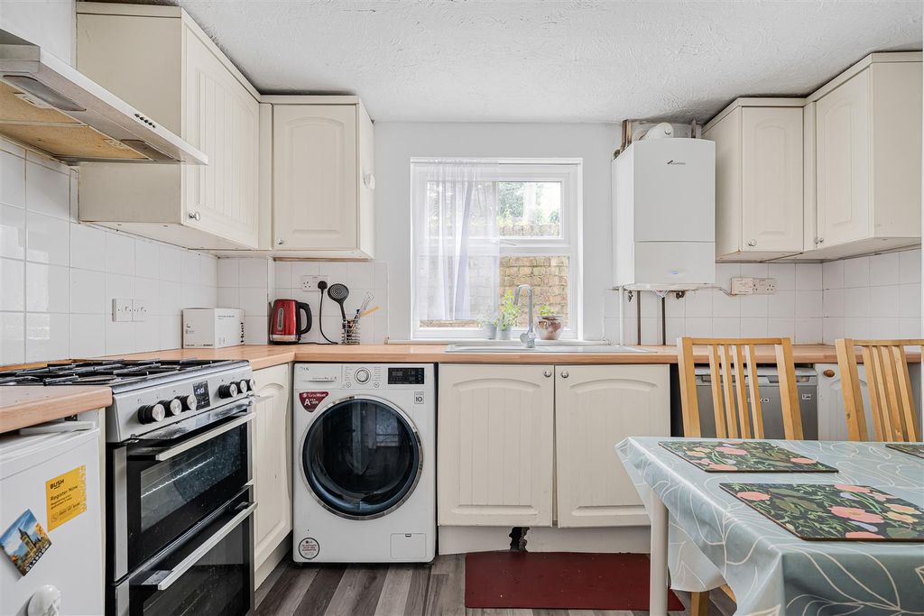 Property photo 3 of 16 2_80647.Jpg