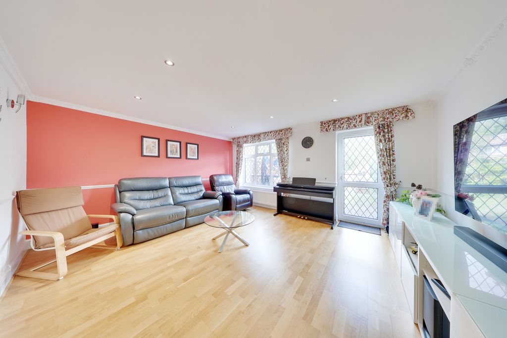 Property photo 2 of 14