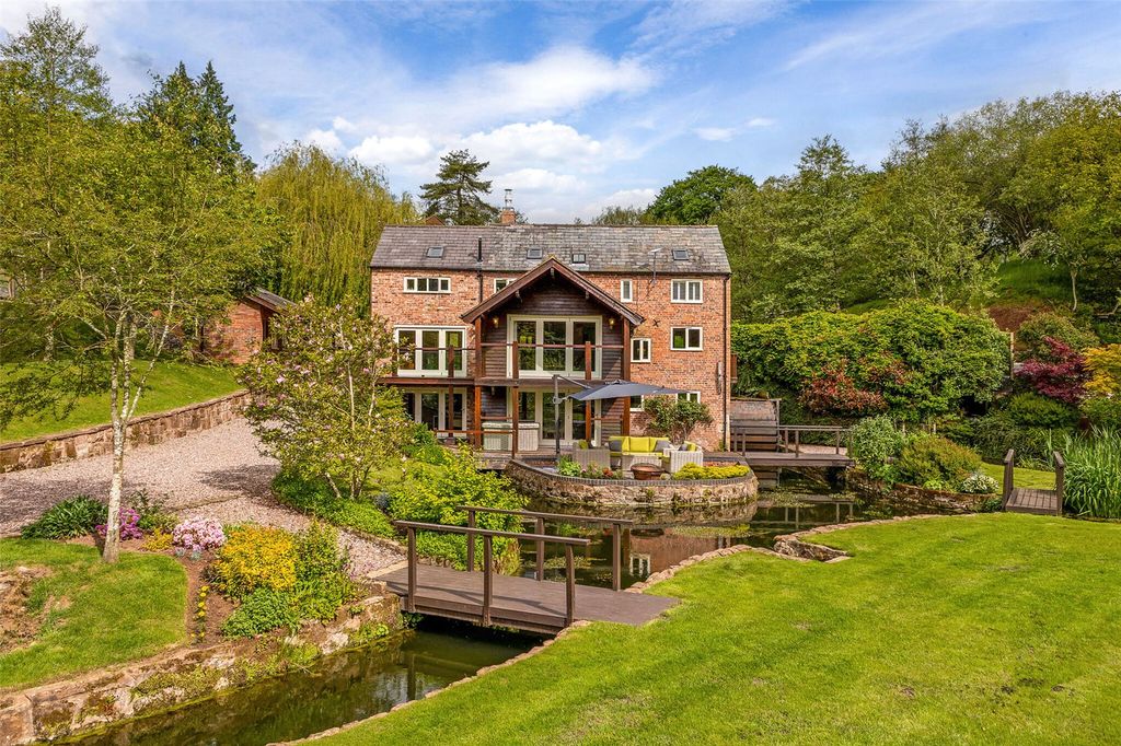 Property photo 1 of 30 Oldcastle Mill