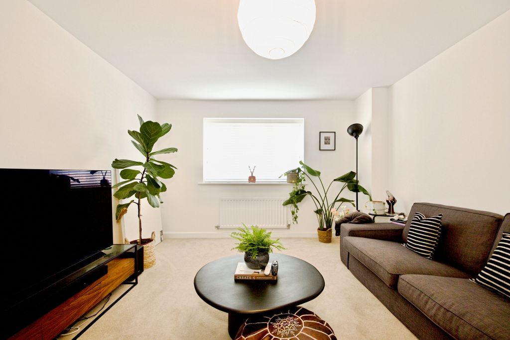 Property photo 3 of 23