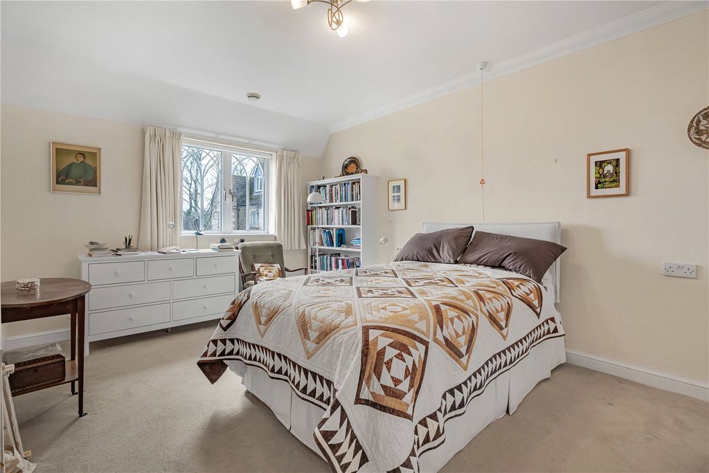 Additional image 11 of 3 bed flat for saleThe Cloisters, Pegasus Grange OX1.