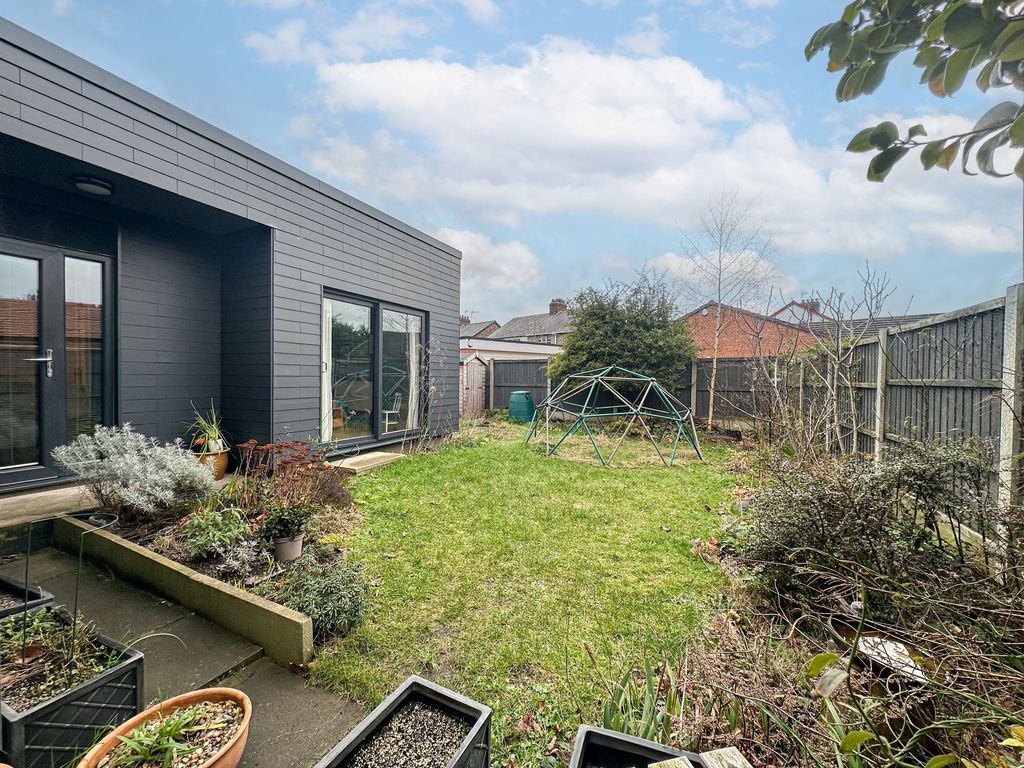 Property photo 3 of 27