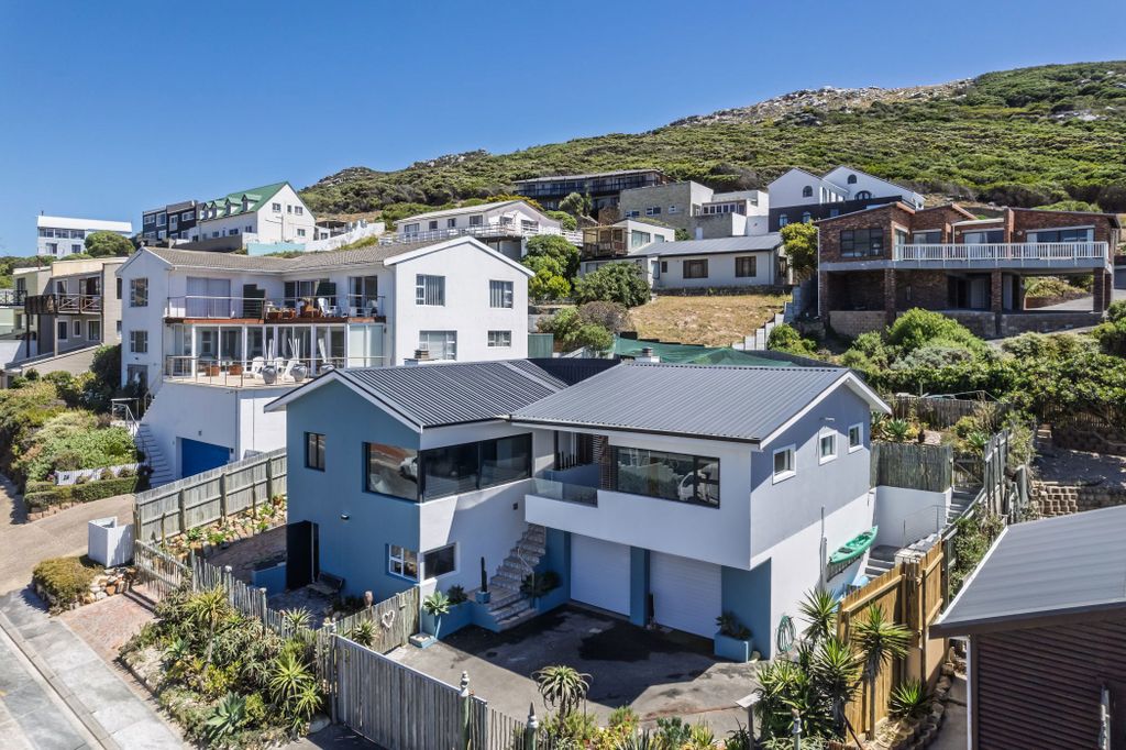 Property photo 1 of 38 Fh1722679