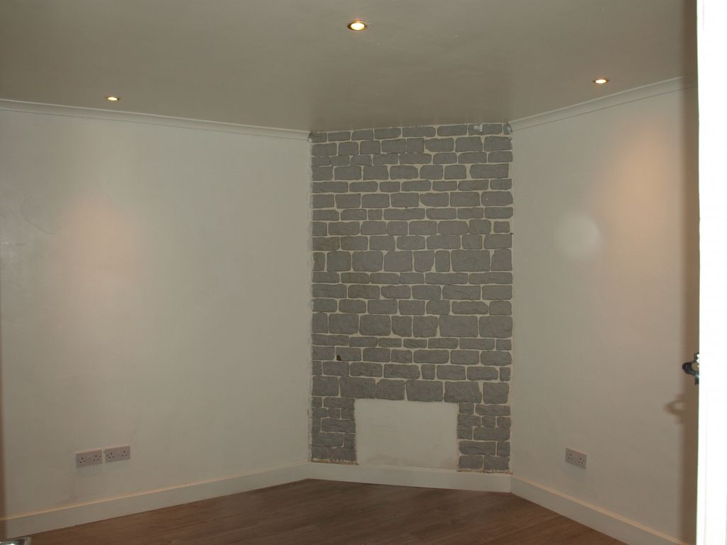 Property photo 3 of 7 Pic 3