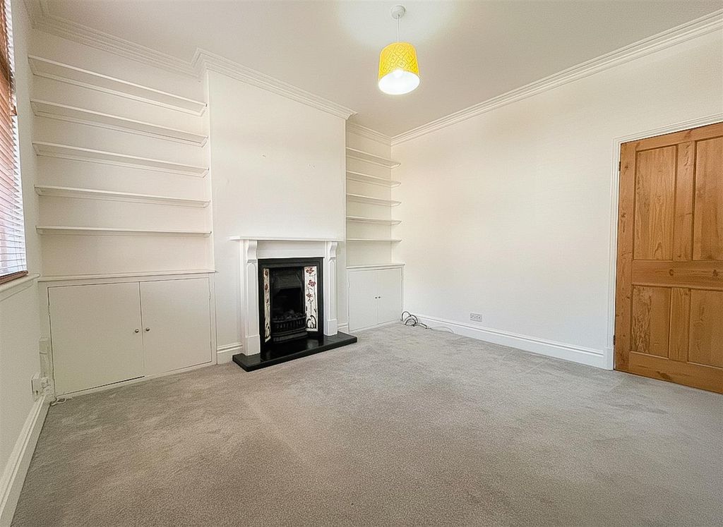 Property photo 2 of 24