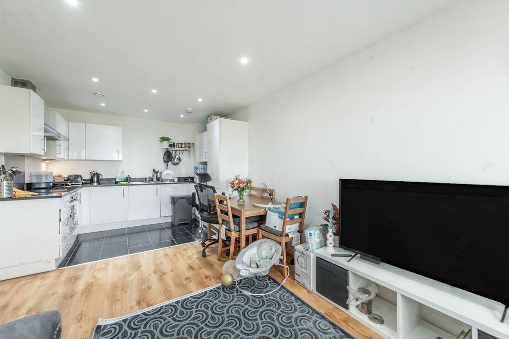 Property photo 1 of 5