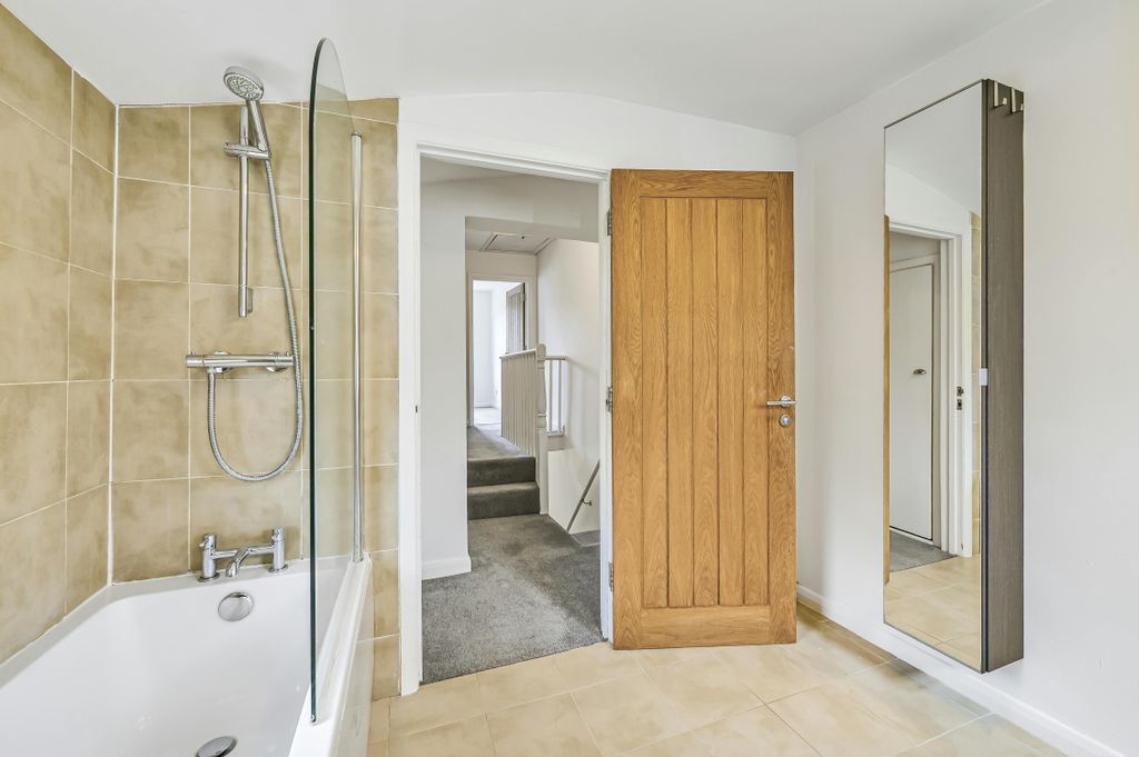 Property photo 3 of 12 Daniel_Watney__Tuskar_Street__Se10_9Uz_6.Jpg