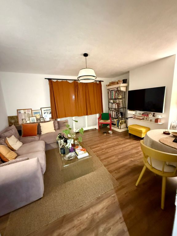 Property photo 3 of 10 Living Rooom