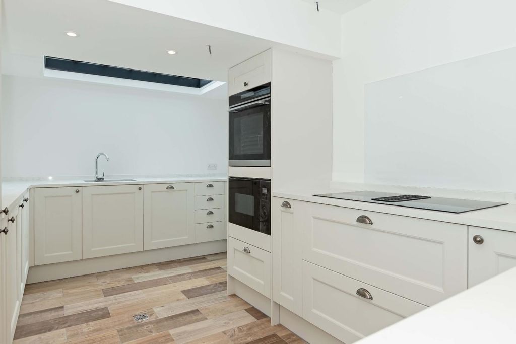 Property photo 3 of 21 Blatchington (15).Jpg