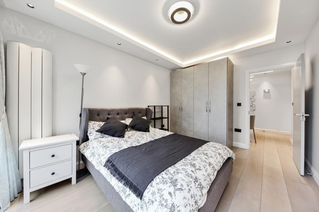 Property photo 3 of 12 Master Bedroom 4.Jpg