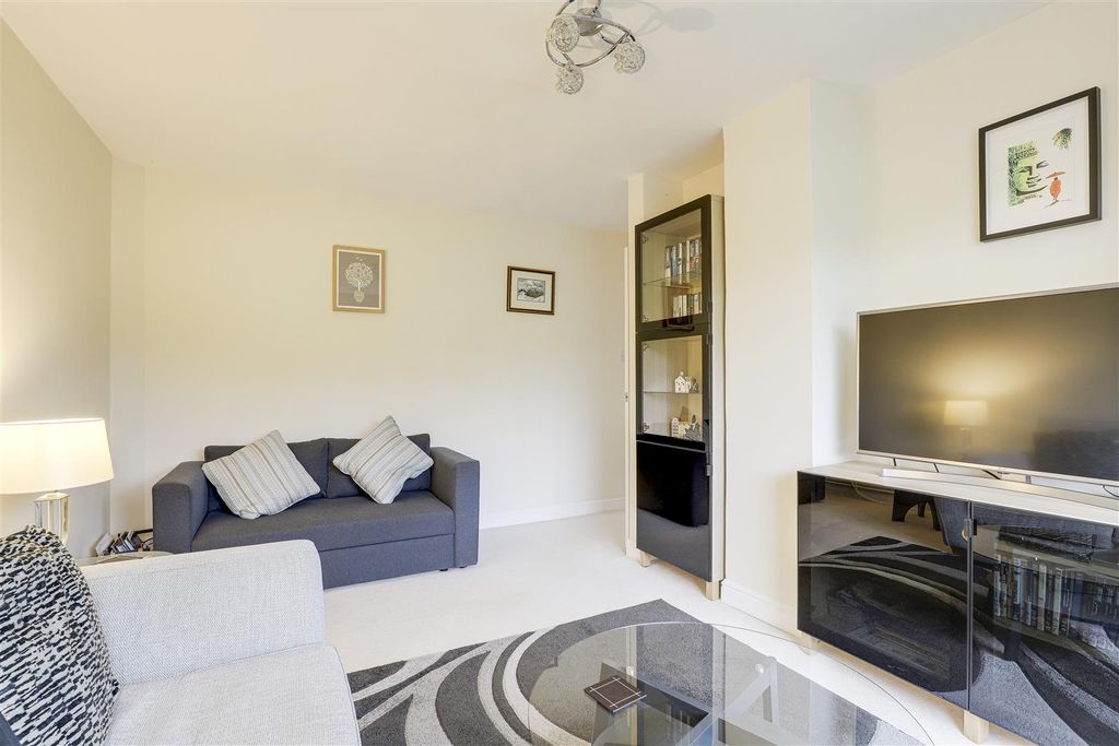 Property photo 3 of 15 11419.Jpg