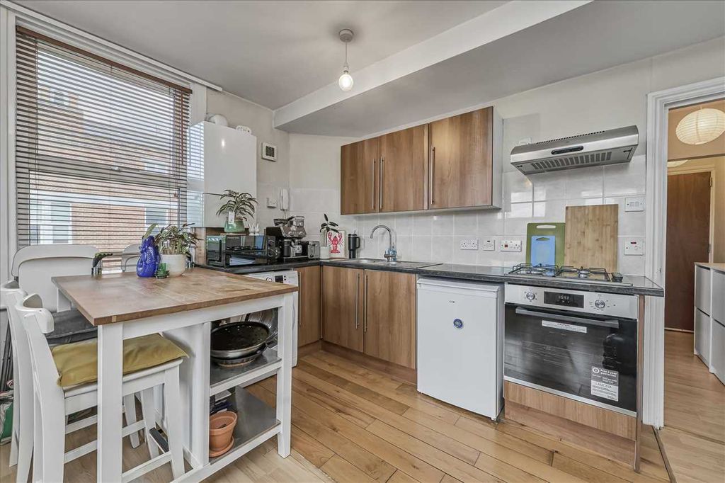 Property photo 2 of 6 Kitchen Area