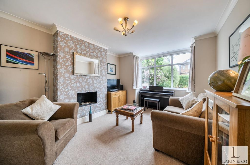 Property photo 2 of 17