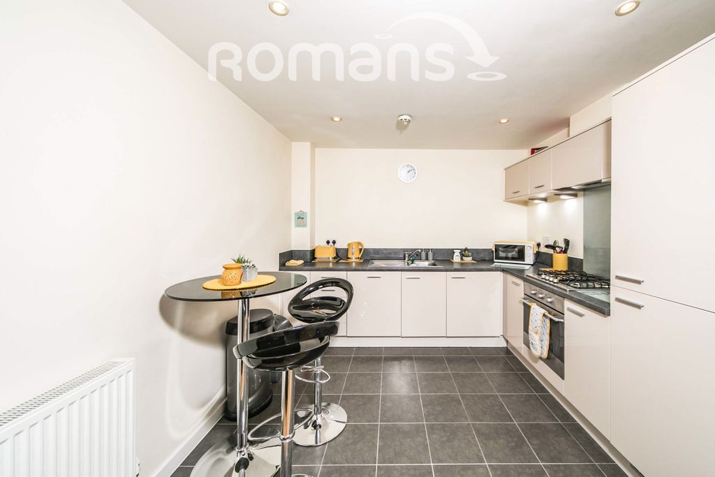 Property photo 3 of 9 18581c7E-3c34-Ec11-8