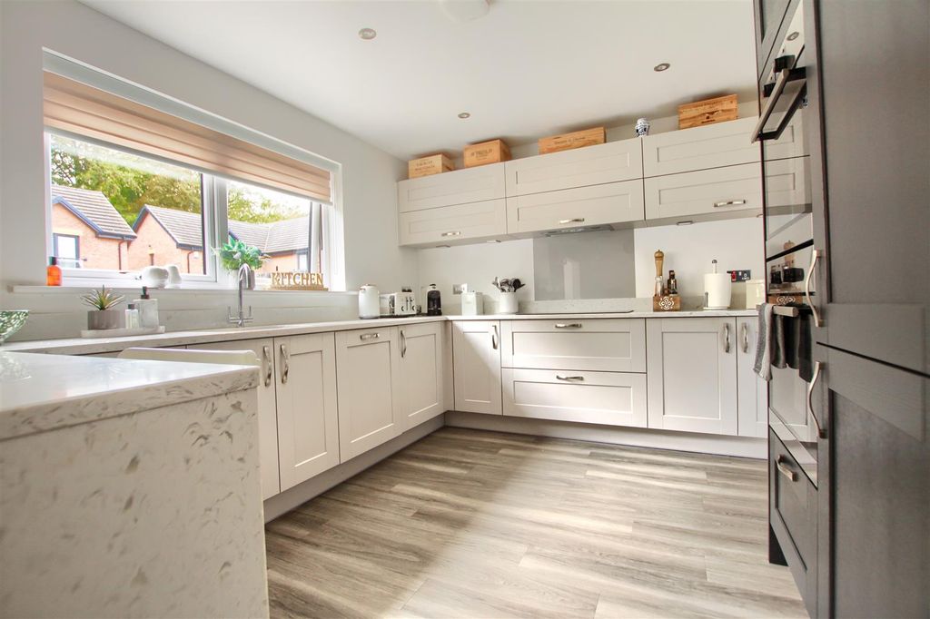 Property photo 2 of 21 Pw8.Jpg