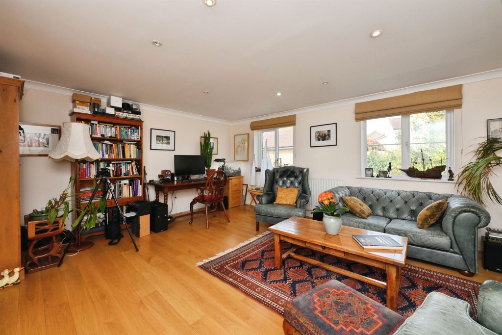 Property photo 3 of 18