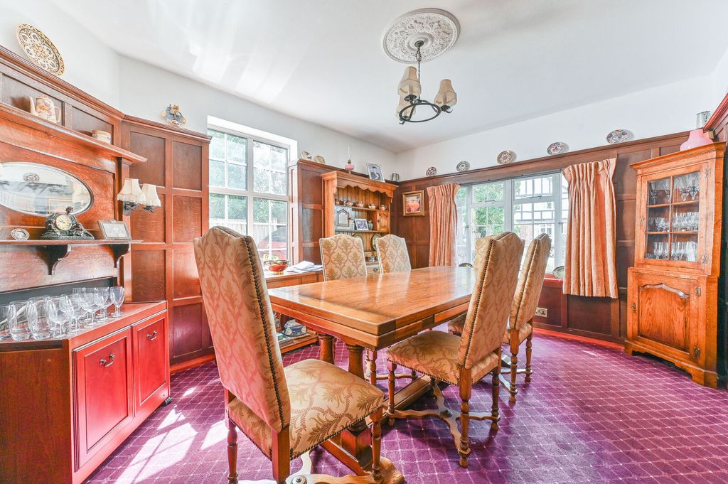 Property photo 3 of 16