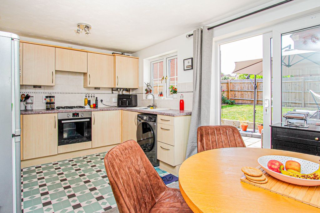 Property photo 2 of 13 Kitchen/Dining Room
