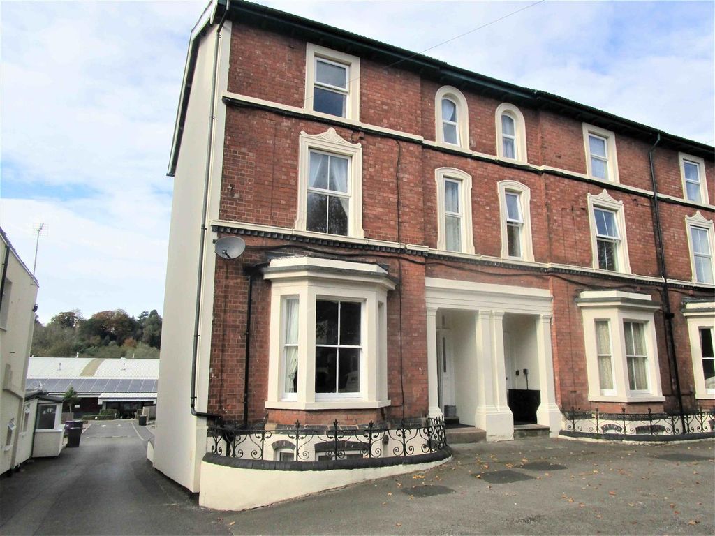 Property photo 1 of 11 Front