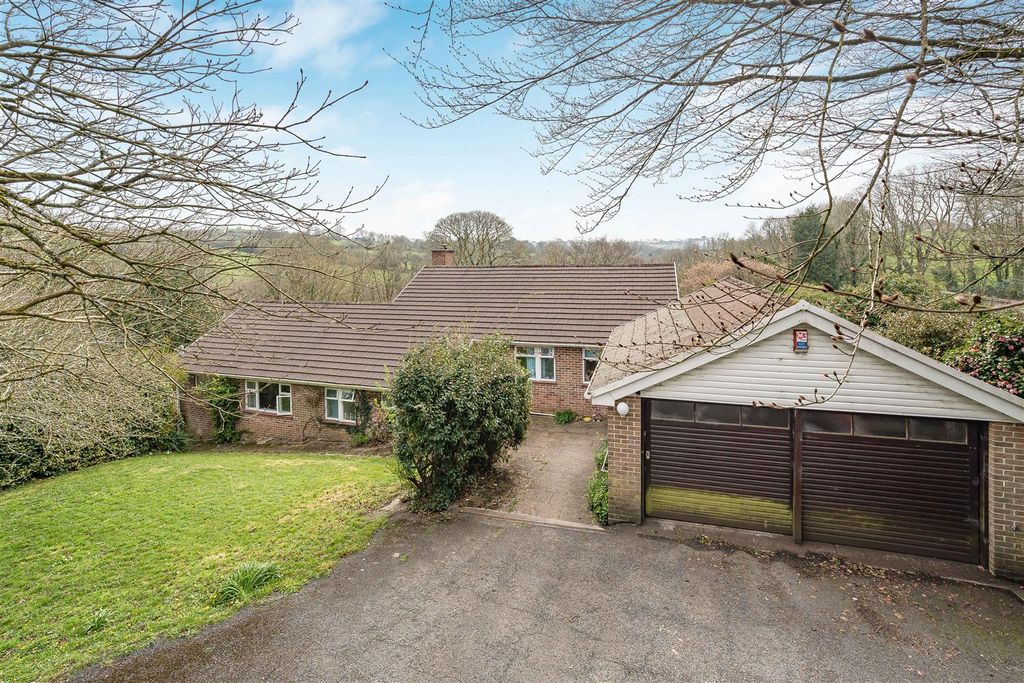 Property photo 2 of 36