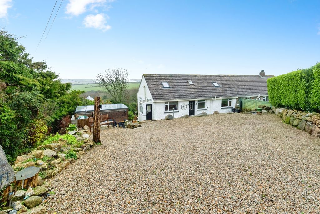 Property photo 2 of 21 Lower Moorcroft