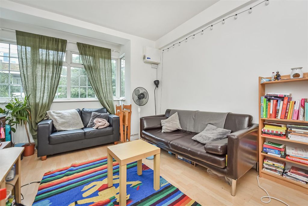Property photo 2 of 9