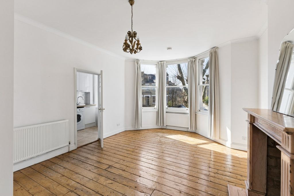 Property photo 3 of 19 105584 First Floo...