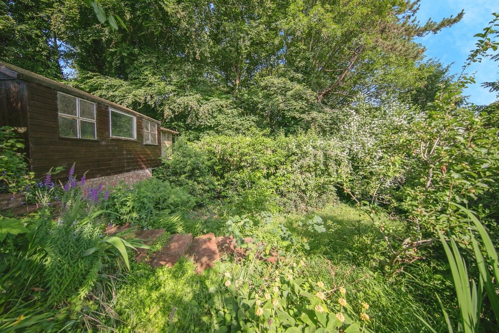 Property photo 3 of 17 Photo