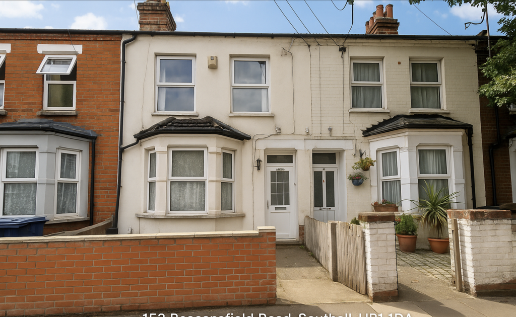 Property photo 1 of 14 Three Bedroom House For Sale In Southall