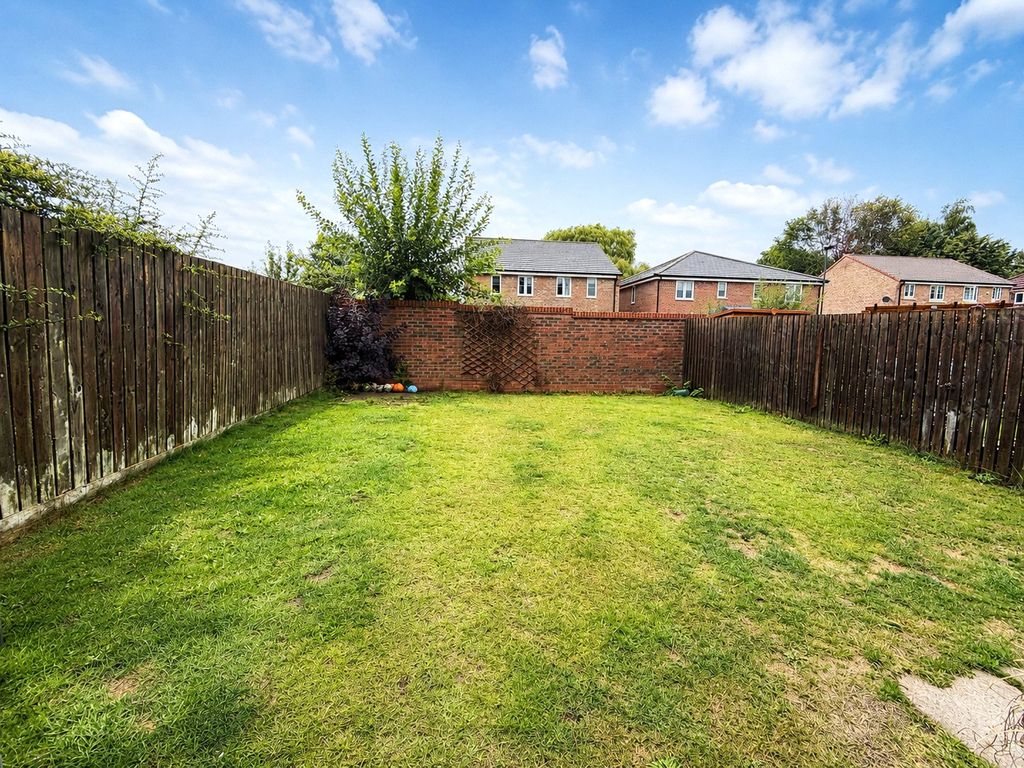 Property photo 3 of 16 Picture No. 11
