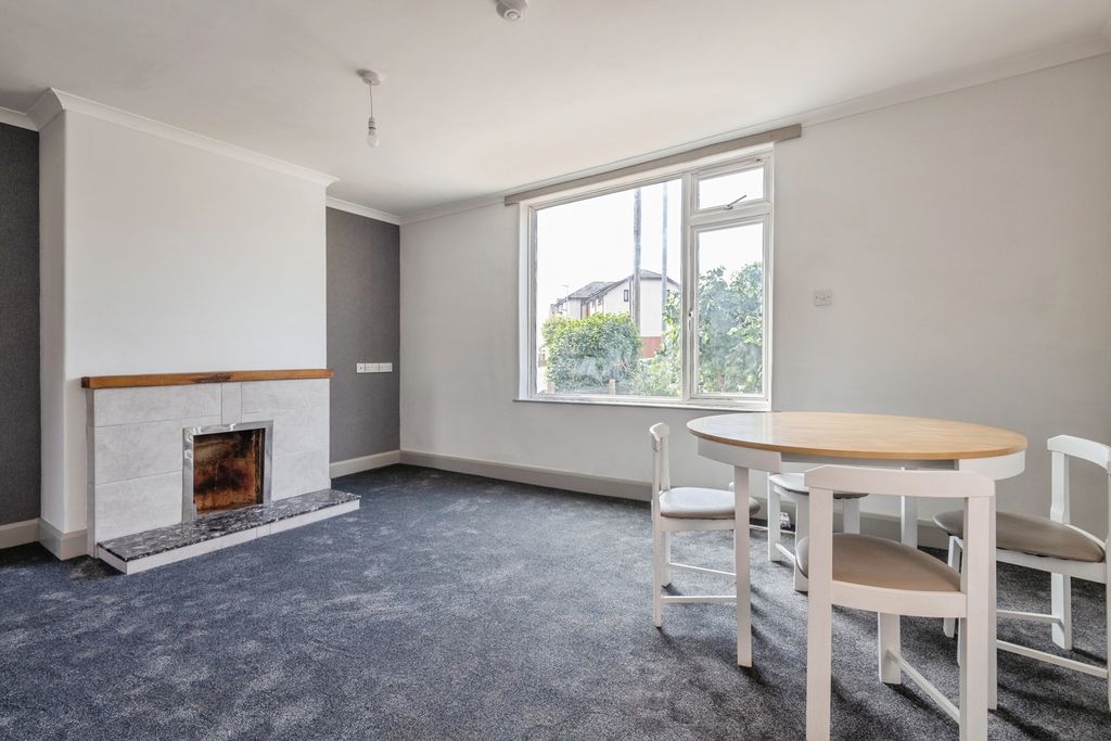 Property photo 3 of 19 Pbox-Img.Jpg