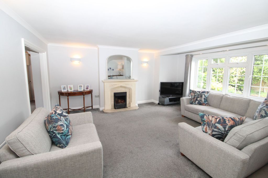 Property photo 2 of 38