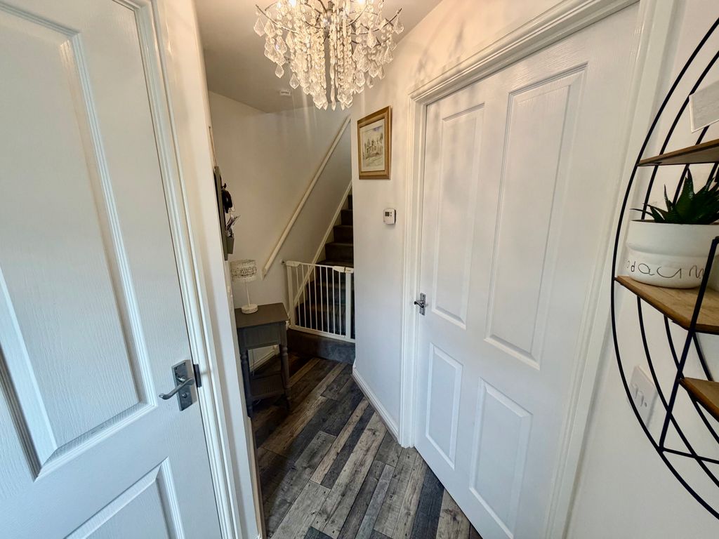 Property photo 2 of 34