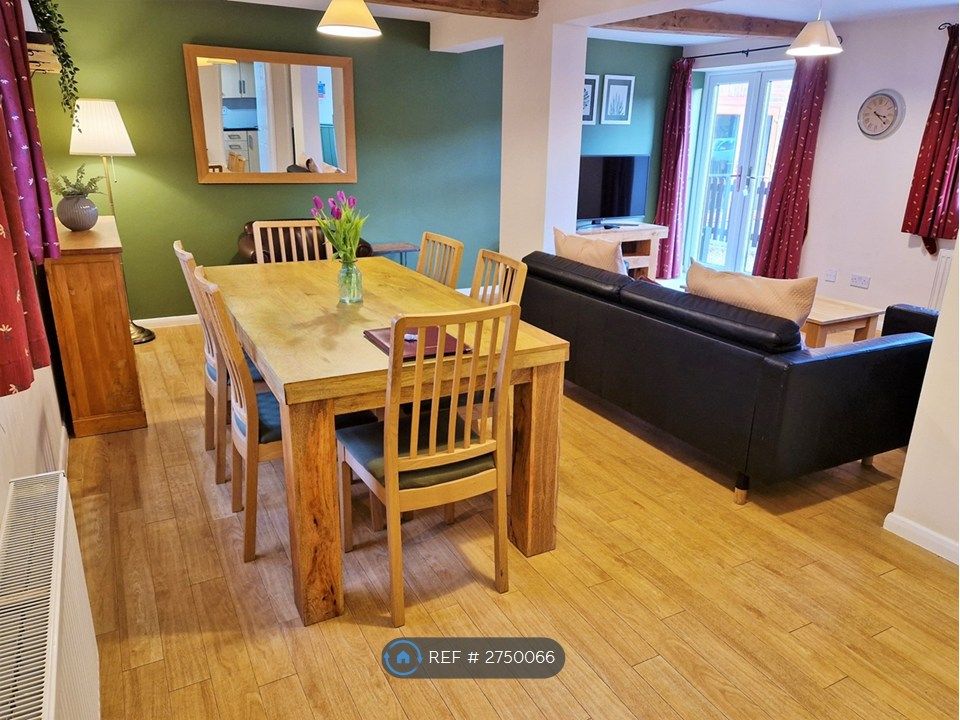 Property photo 3 of 24