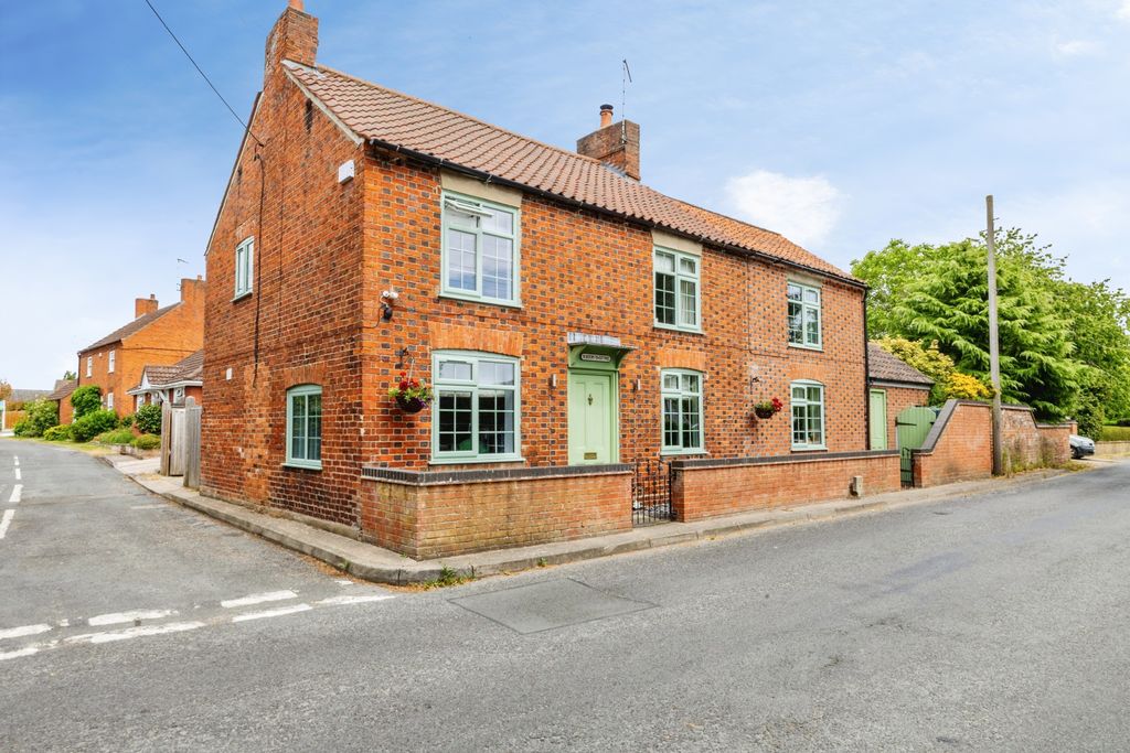Property photo 1 of 25 2026-07-07-19Blacksmithslane041