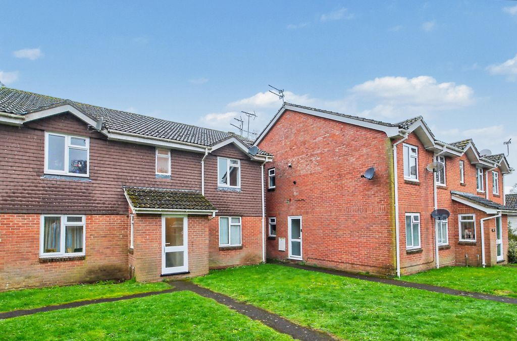 Property photo 1 of 10 Front