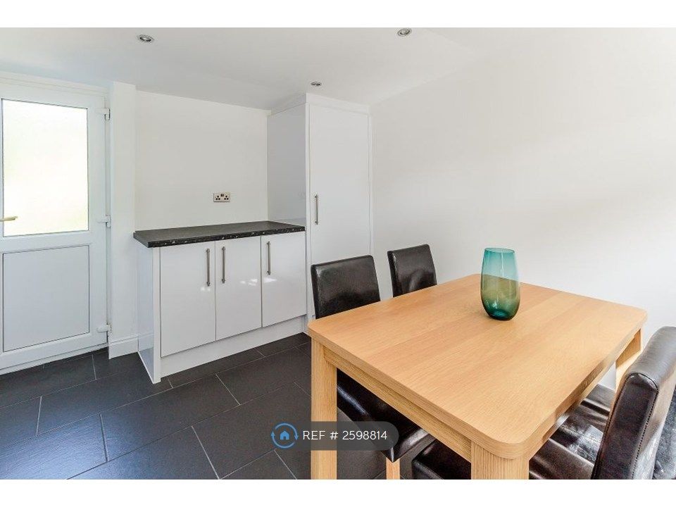 Property photo 3 of 9 Dining Room
