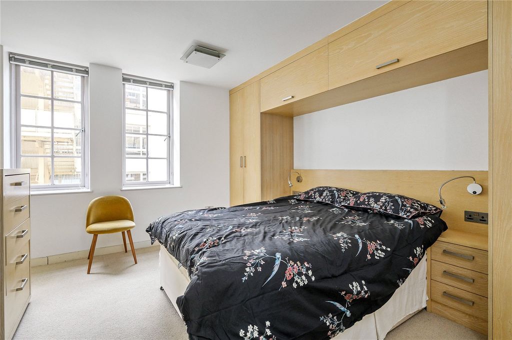 Property photo 3 of 22 Bedroom One